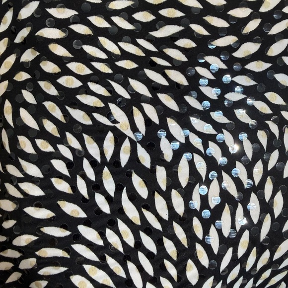 Chic Black and White Leaf Print Midi Dress - Picture 3 of 5